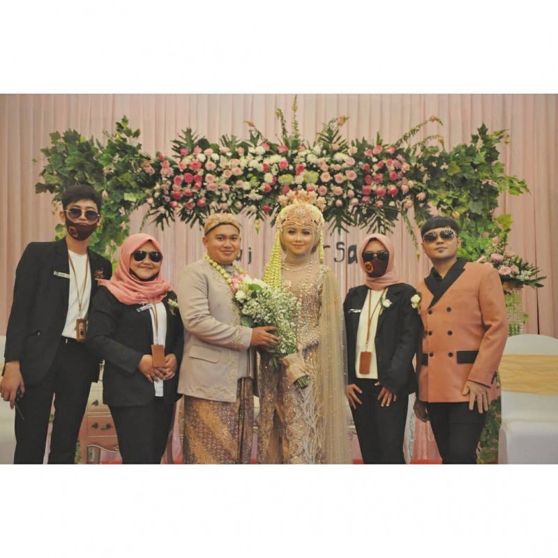 Dalam Konsep Bandung Gelap From Wedding Dwiayumelanie 